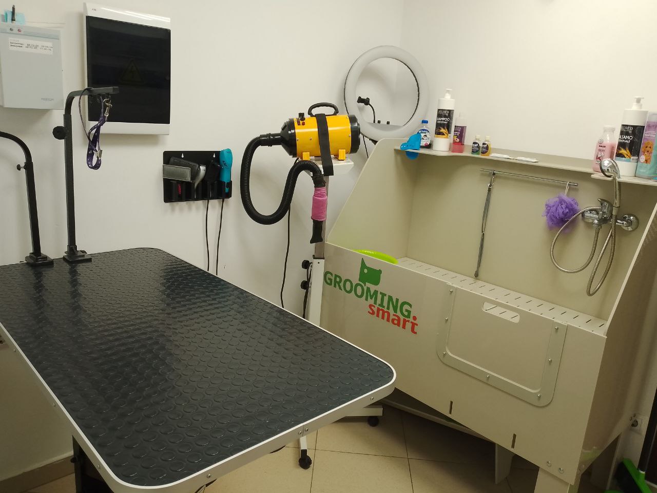 Груминг салон с профессиональным оборудованием